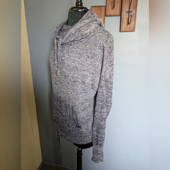 Barefoot Dreams Cozy Gray Hoodie Sweater - Picture 11 of 16